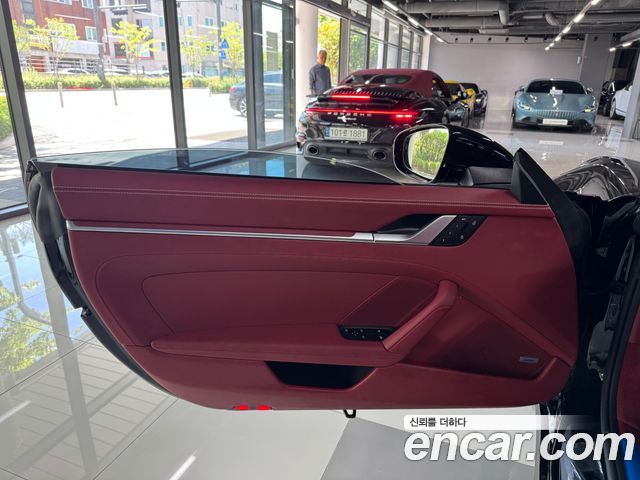 PORSCHE 911 (992) Targa 4 GTS 2025 - photo 16 - Import Corée du Sud | International Cars