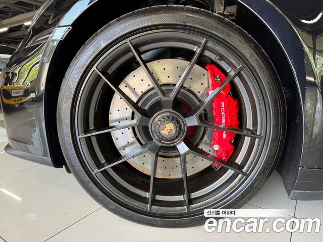 PORSCHE 911 (992) Targa 4 GTS 2025 - photo 18 - Import Corée du Sud | International Cars