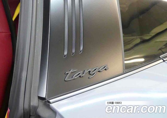 PORSCHE 911 (992) Targa 4 GTS 2024 - photo 18 - Import Corée du Sud | International Cars