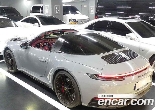 PORSCHE 911 (992) Targa 4 GTS 2024 - photo 2 - Import Corée du Sud | International Cars