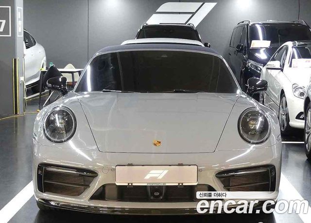 PORSCHE 911 (992) Targa 4 GTS 2024 - photo 3 - Import Corée du Sud | International Cars