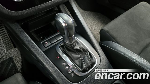 VOLKSWAGEN 시로코 2.0 TSI R 2013 - photo 9 - Import Corée du Sud | International Cars
