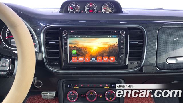 VOLKSWAGEN 비틀 2.0 TDI Premium 2015 - photo 14 - Import Corée du Sud | International Cars