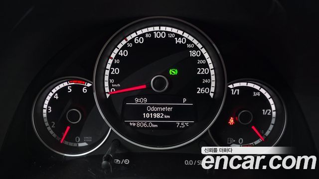 VOLKSWAGEN 비틀 2.0 TDI Premium 2015 - photo 8 - Import Corée du Sud | International Cars