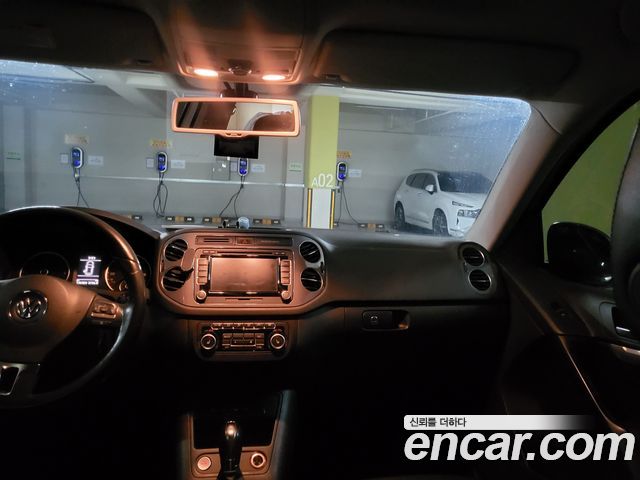 VOLKSWAGEN 티구안 2.0 TDI Premium 2014 - photo 13 - Import Corée du Sud | International Cars
