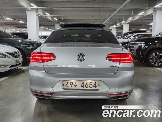 VOLKSWAGEN 파사트 GT(B8) 2.0 TDI 4모션 프레스티지 2018 - photo 3 - Import Corée du Sud | International Cars