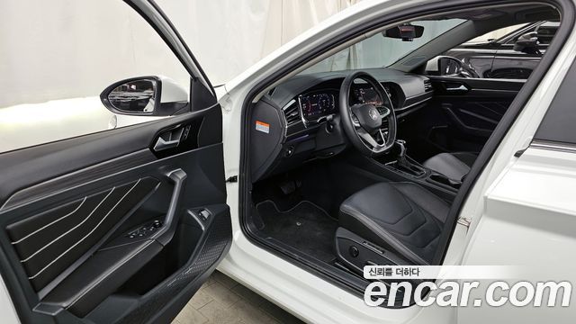 VOLKSWAGEN 제타 7세대 1.5 TSI 프레스티지 2023 - photo 10 - Import Corée du Sud | International Cars