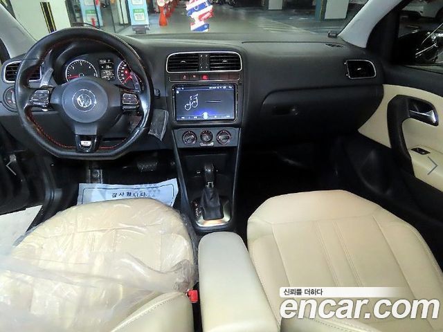 VOLKSWAGEN 폴로 1.6 TDI R-Line 2014 - photo 10 - Import Corée du Sud | International Cars