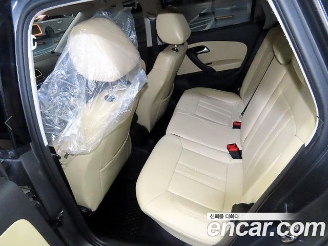 VOLKSWAGEN 폴로 1.6 TDI R-Line 2014 - photo 22 - Import Corée du Sud | International Cars