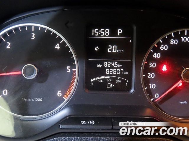 VOLKSWAGEN 폴로 1.6 TDI R-Line 2014 - photo 9 - Import Corée du Sud | International Cars