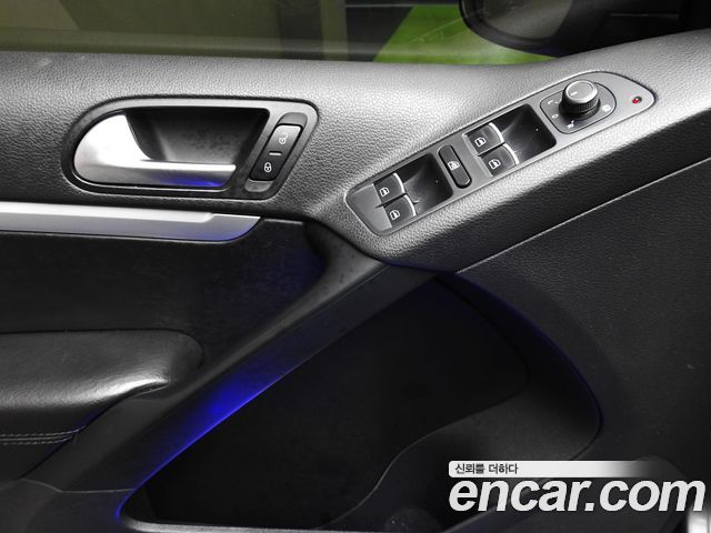 VOLKSWAGEN 티구안 2.0 TDI 컴포트 2016 - photo 13 - Import Corée du Sud | International Cars
