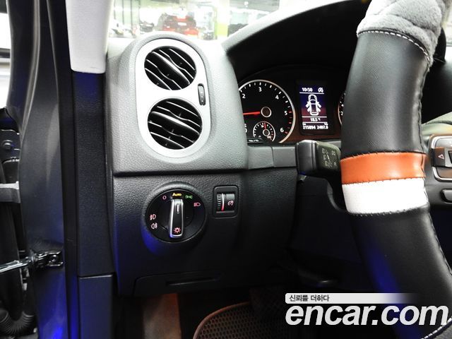 VOLKSWAGEN 티구안 2.0 TDI 컴포트 2016 - photo 14 - Import Corée du Sud | International Cars