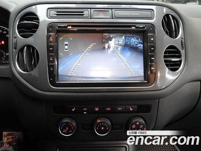 VOLKSWAGEN 티구안 2.0 TDI 컴포트 2016 - photo 16 - Import Corée du Sud | International Cars