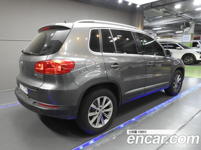 VOLKSWAGEN 티구안 2.0 TDI 컴포트 2016 - photo 2 - Import Corée du Sud | International Cars