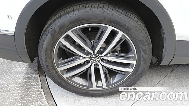 VOLKSWAGEN 티구안 올스페이스 2.0 TSI 프레스티지 2023 - photo 18 - Import Corée du Sud | International Cars