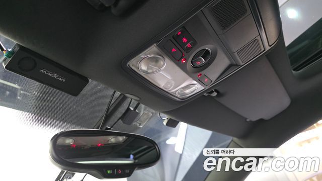VOLKSWAGEN 시로코 2.0 TSI R 2013 - photo 17 - Import Corée du Sud | International Cars