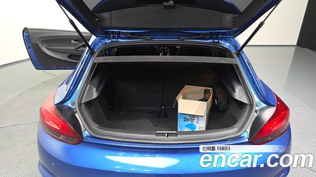 VOLKSWAGEN 시로코 2.0 TSI R 2013 - photo 19 - Import Corée du Sud | International Cars