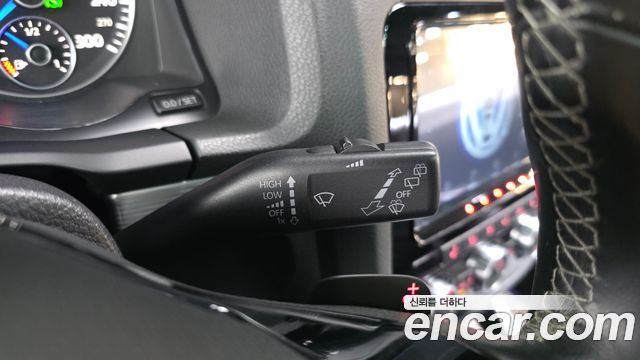 VOLKSWAGEN 시로코 2.0 TSI R 2013 - photo 29 - Import Corée du Sud | International Cars