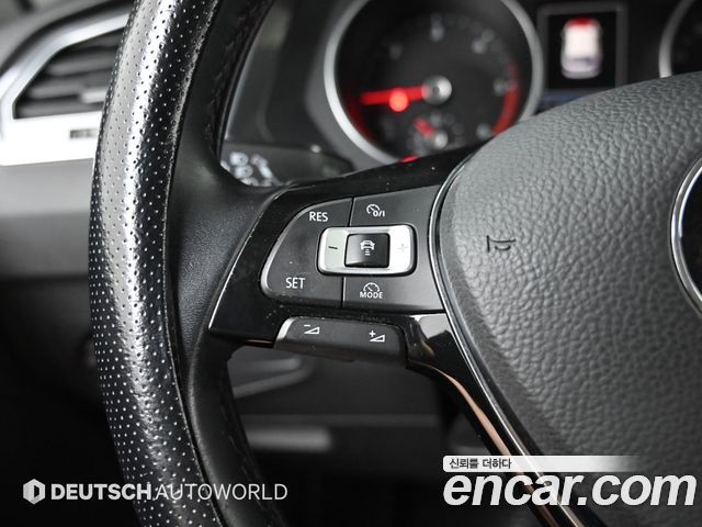 VOLKSWAGEN 티구안 2세대 2.0 TDI Premium 2018 - photo 16 - Import Corée du Sud | International Cars