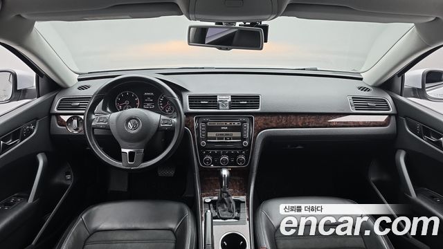 VOLKSWAGEN 파사트 2.5 2013 - photo 24 - Import Corée du Sud | International Cars