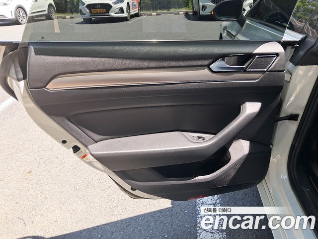VOLKSWAGEN 아테온 2.0 TDI Premium 2019 - photo 16 - Import Corée du Sud | International Cars