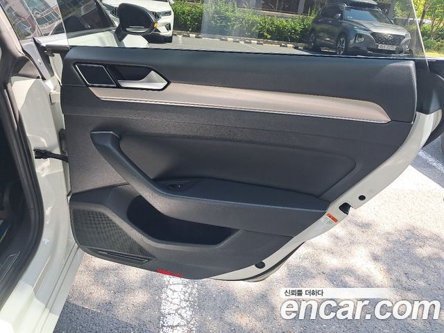 VOLKSWAGEN 아테온 2.0 TDI Premium 2019 - photo 18 - Import Corée du Sud | International Cars