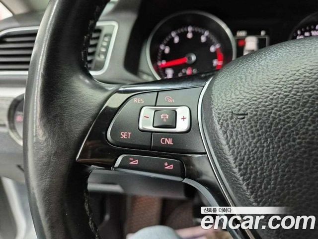VOLKSWAGEN 파사트 2.0 TSI 2018 - photo 15 - Import Corée du Sud | International Cars