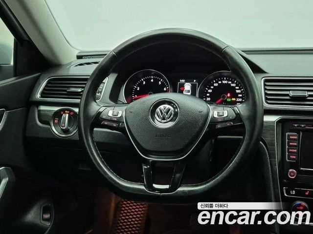 VOLKSWAGEN 파사트 2.0 TSI 2018 - photo 9 - Import Corée du Sud | International Cars