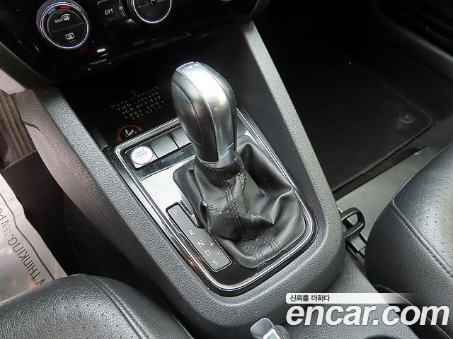 VOLKSWAGEN 제타 2.0 TDI 블루모션 Premium 2015 - photo 10 - Import Corée du Sud | International Cars