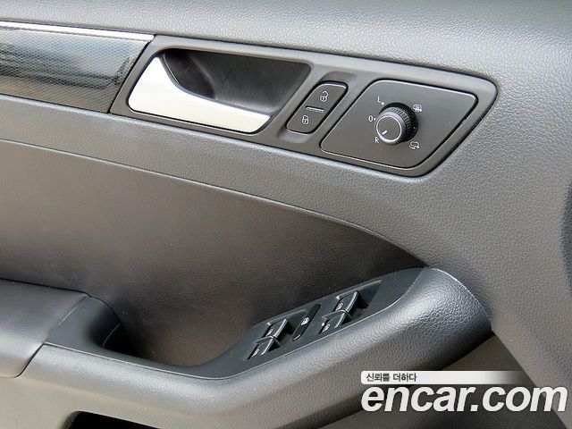 VOLKSWAGEN 제타 2.0 TDI 블루모션 Premium 2015 - photo 11 - Import Corée du Sud | International Cars