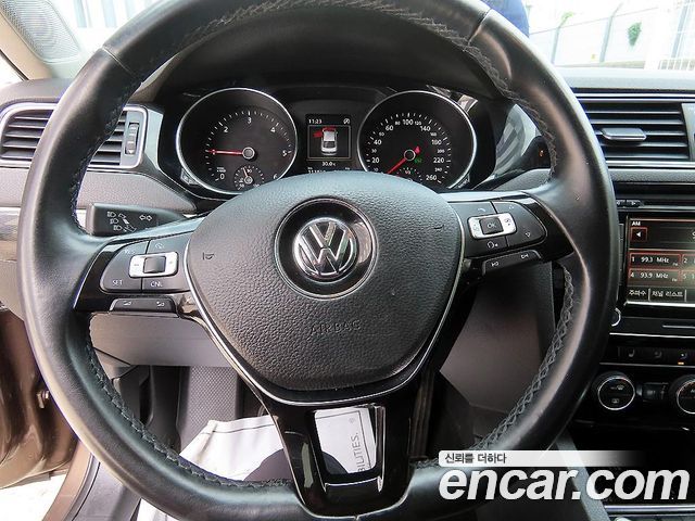 VOLKSWAGEN 제타 2.0 TDI 블루모션 Premium 2015 - photo 8 - Import Corée du Sud | International Cars