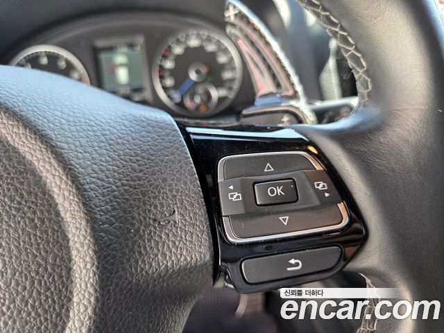 VOLKSWAGEN 시로코 2.0 TSI R 2014 - photo 13 - Import Corée du Sud | International Cars