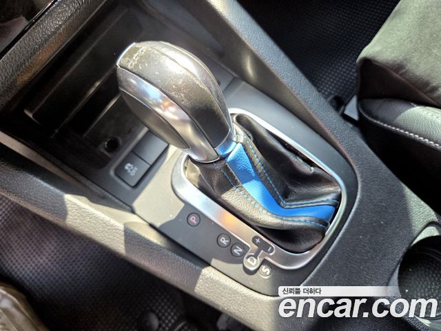 VOLKSWAGEN 시로코 2.0 TSI R 2014 - photo 14 - Import Corée du Sud | International Cars