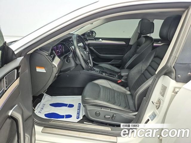 VOLKSWAGEN 아테온 2.0 TDI Premium 2020 - photo 11 - Import Corée du Sud | International Cars