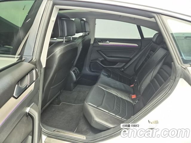 VOLKSWAGEN 아테온 2.0 TDI Premium 2020 - photo 12 - Import Corée du Sud | International Cars