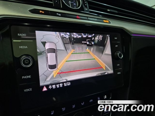 VOLKSWAGEN 아테온 2.0 TDI Premium 2020 - photo 15 - Import Corée du Sud | International Cars