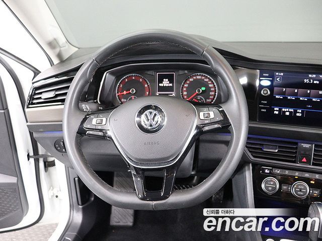 VOLKSWAGEN 제타 7세대 1.4 TSI 프레스티지 2020 - photo 14 - Import Corée du Sud | International Cars
