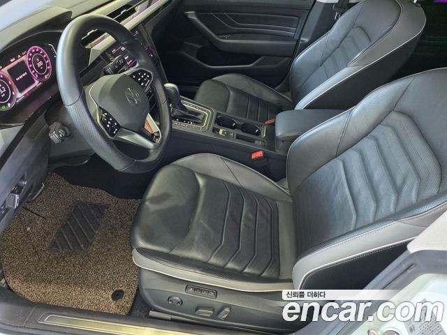 VOLKSWAGEN 아테온 2.0 TDI 프레스티지 2022 - photo 13 - Import Corée du Sud | International Cars