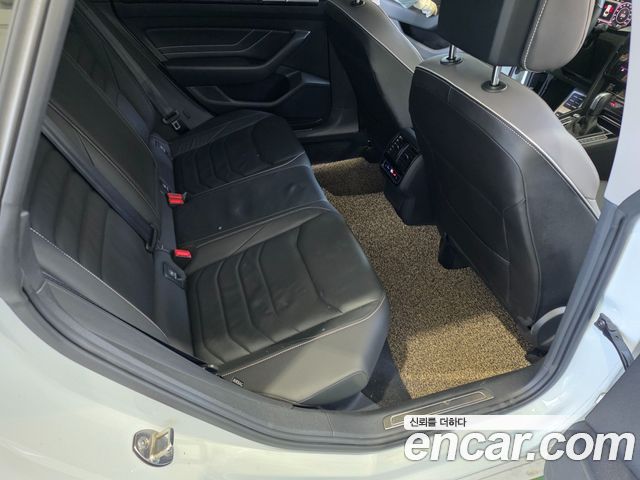 VOLKSWAGEN 아테온 2.0 TDI 프레스티지 2022 - photo 8 - Import Corée du Sud | International Cars