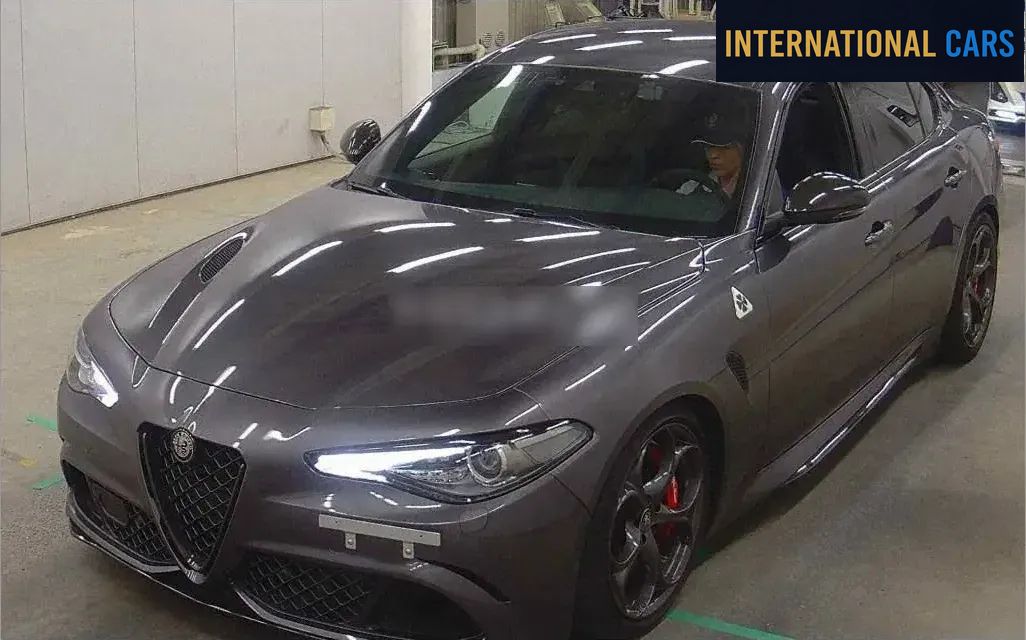 ALFA ROMEO GIULIA 4D 2.9 V6 BI-TURBO QUADRIFOGLIO 2017 - photo 4 - Import Japon | International Cars