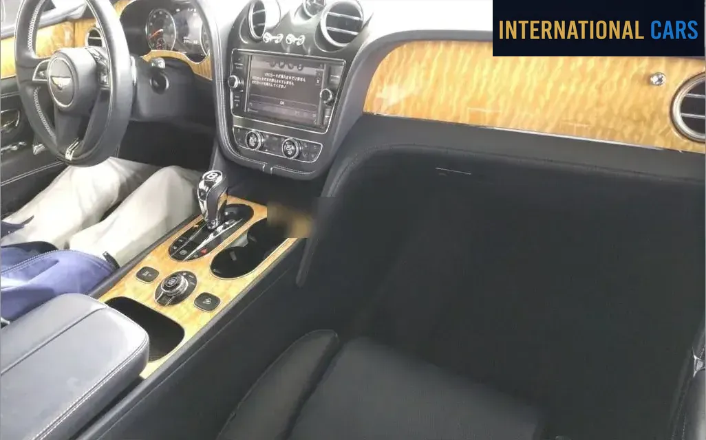 BENTLEY BENTAYGA 4WD BASE GRADE 2017 - photo 3 - Import Japon | International Cars