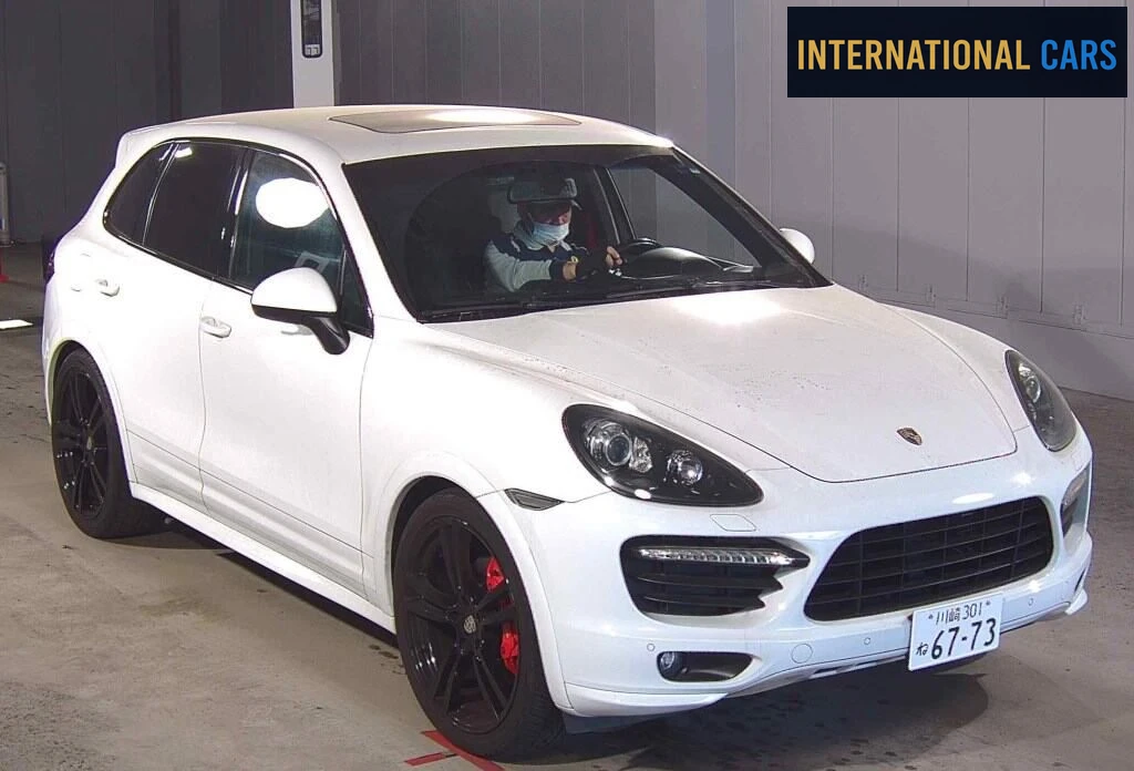 PORSCHE CAYENNE GTS 2013