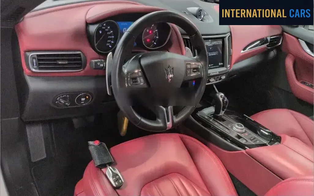 MASERATI LEVANTE 4WD BASE GRADE 2018 - photo 3 - Import Japon | International Cars