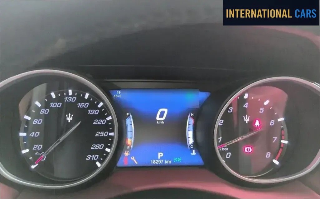 MASERATI LEVANTE 4WD BASE GRADE 2018 - photo 6 - Import Japon | International Cars