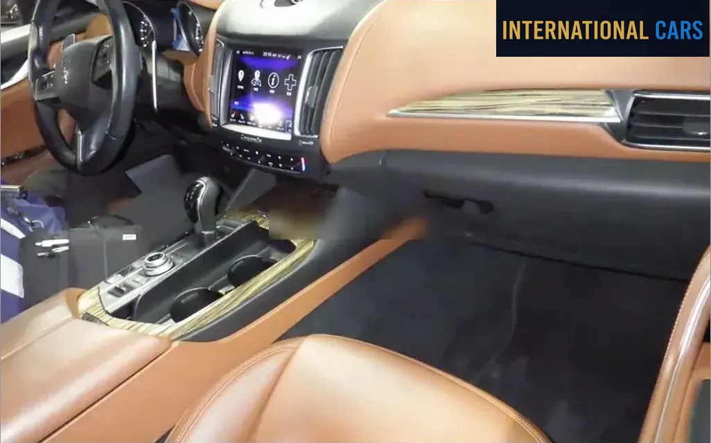 MASERATI LEVANTE 4WD BASE GRADE 2016 - photo 3 - Import Japon | International Cars