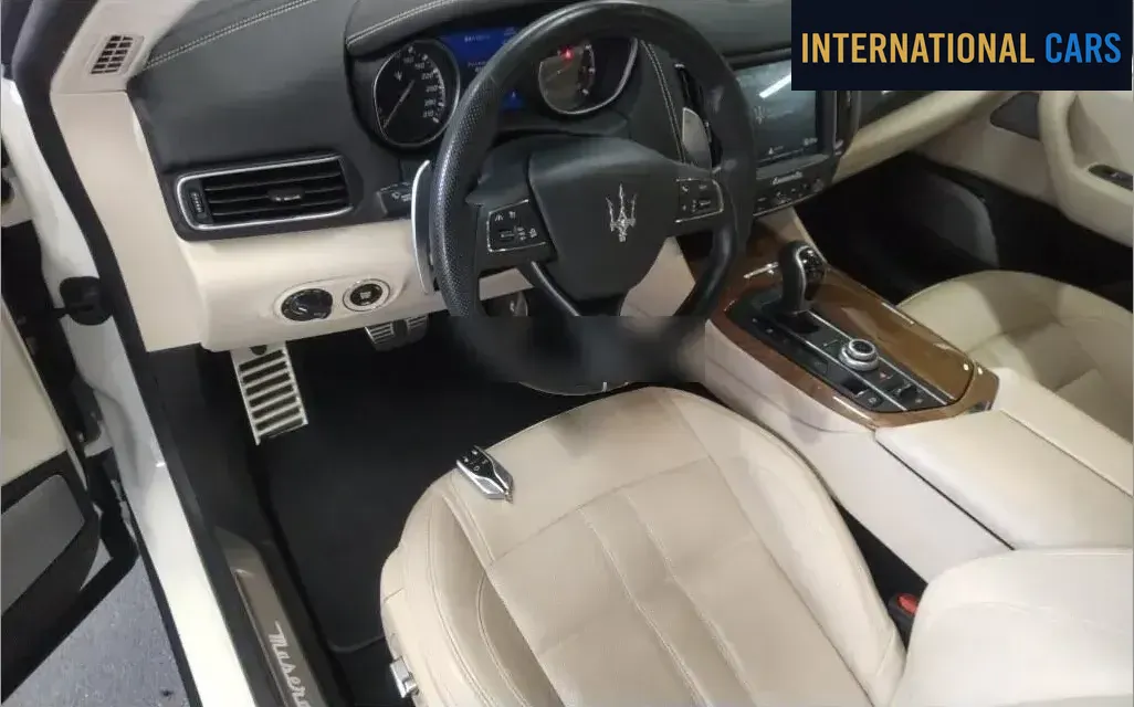 MASERATI LEVANTE 4WD S GRANSPORT 2017 - photo 3 - Import Japon | International Cars