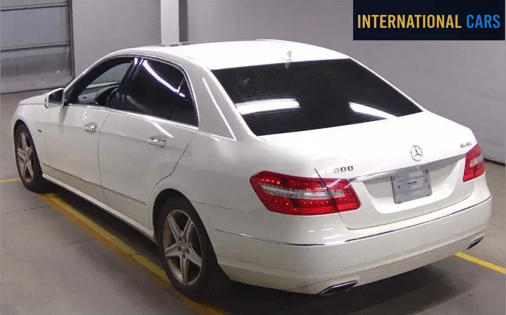 MERCEDES BENZ E-CLASS 4D 4WD E300 4MATIC BLUEEFFICIENCY AVANTGARDE 2012 - photo 2 - Import Japon | International Cars