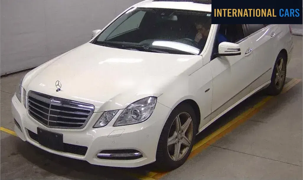 MERCEDES BENZ E-CLASS 4D 4WD E300 4MATIC BLUEEFFICIENCY AVANTGARDE 2012 - photo 4 - Import Japon | International Cars