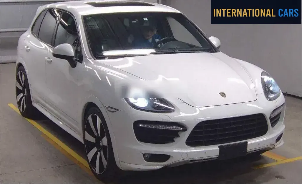 PORSCHE CAYENNE 4WD GTS 2013